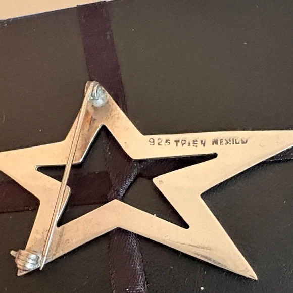 Sterling Silver Star Cutout Brooch Pin - Picture 2 of 3